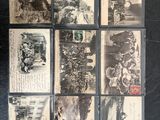 plusieurs vieilles cartes postales représentant des personnes sur un fond noir
