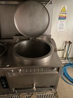 Une marmite à gaz en inox (photo 2)