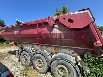 FRUEHAUF SEMI REMORQUE BENNE SUR DESIGNATION - Genre : SREM …