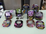 plusieurs types de cartes pokemon sur la table
