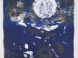 une image représentant un tableau bleu et blanc avec une lune dans le ciel