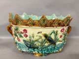 an image of a decorative bowl with a bird on it