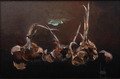 un tableau représentant une tête d'ail posée sur une table