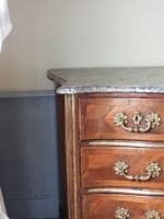 COMMODE en placage de bois de rose et de satiné, la façade g… (photo 2)