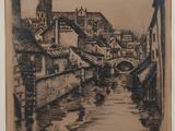 dessin représentant une rivière traversant une ville avec des bâtiments et un pont