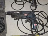 many tools that are sitting on the floor next to each other
