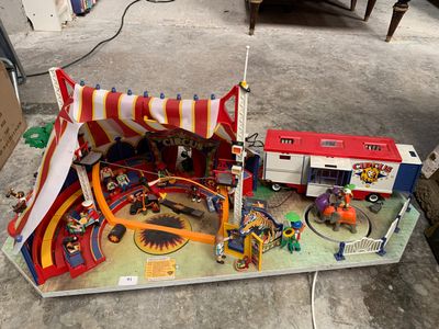 PLAYMOBIL. Maquette sur le thème du cirque.