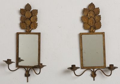 paire de miroirs anciens en forme de feuille, en laiton, fixés au mur
