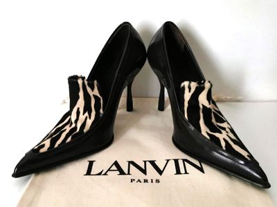Lanvin Escarpins en cuir et "poulain" de couleur prune avec …