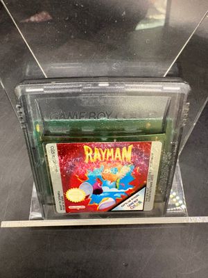 un boîtier en plastique contenant un jeu