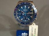 une photo d'une montre-bracelet au cadran bleu