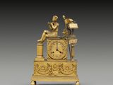 l'image d'une horloge en or sur laquelle est assise une femme