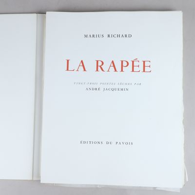 la couverture d'un livre sur laquelle figure une police de caractères rouge