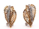 Boucles d'oreilles bicolores en or et feuilles de diamant