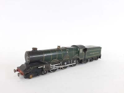 Objet de decoration. Locomotive en fonte peinte.