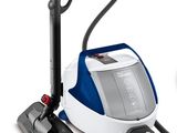 une image représentant un aspirateur bleu et blanc et un aspirateur noir et blanc