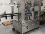 une image d'une machine qui se trouve dans un bâtiment