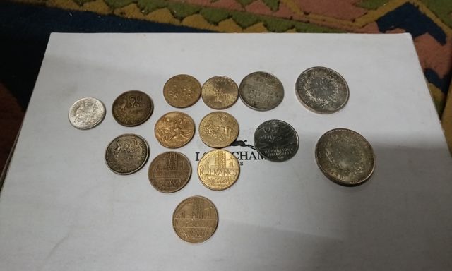 Lot de 2 pièces de 10 Francs 1965, 1 pièce de 100 francs 1988, 2 ...