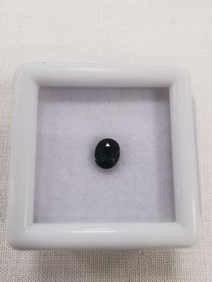 SAPHIR blue green Thailand ovale 5 x 4,3 x 2,5 0,54ct