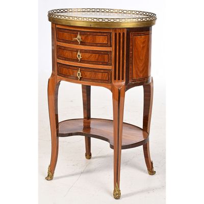 an image of a wooden table with a drawer on top of it
