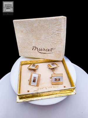 une boîte contenant des bijoux