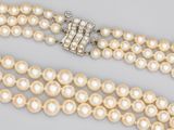 collier de perles à trois rangs avec fermoir en diamant