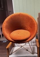 FAUTEUIL coque en tissu bronze sur piètement en acier chromé…