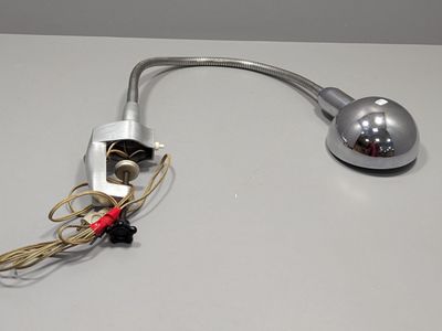 Dans l'esprit du modèle 210 des éditions JUMO.