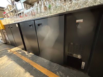Arrière de bar réfrigéré 4 portes - Photo 1