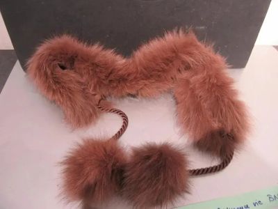 472.54 - Col Fourrure .5 - 6 Euro