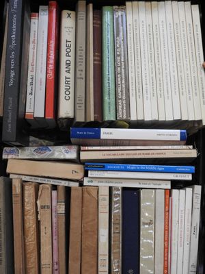 France & étranger Plus de 40 brochés, volumes et brochures d…
