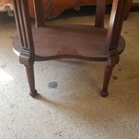 Table rognon en bois de placage et bois verni ouvrant à un t… (photo 4)