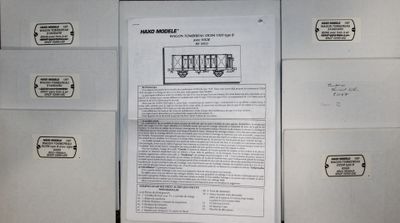 une photo d'une photo représentant un train exposé