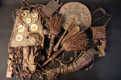 a lot of items that are sitting on a table