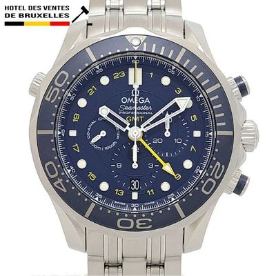 une image d'une montre en gros plan sur fond blanc