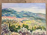 une peinture à l'huile représentant une vue sur une vallée avec des arbres et des montagnes