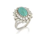 une bague en émeraude et diamant, par van cleef