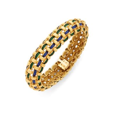 un bracelet en or orné de perles en émail bleu, vert et jaune