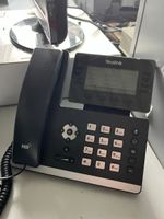 un ordinateur portable DELL avec deux écrans annexes sur bra… (photo 6)