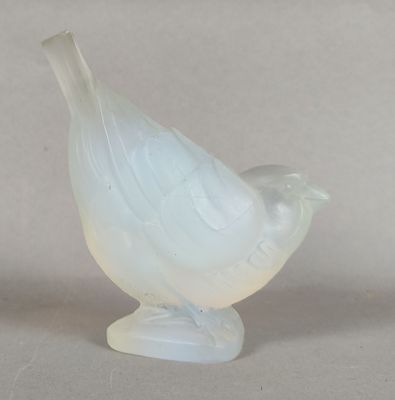 Fernand JACOB dit FERJAC. Sujet 'Moineau' en verre pressé op… - Photo 1