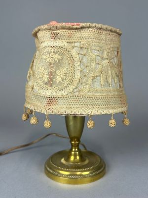 BOUGEOIR en laiton monté à l'électricité.