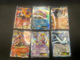 six cartes Pokémon différentes empilées les unes sur les autres sur une table