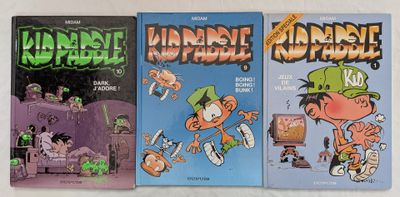trois livres pour enfants sont alignés sur une surface blanche