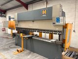 une image représentant une machine installée dans un bâtiment