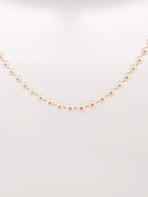 Collier de perles de culture à fermoir en or gris orné de trois petits - Photo 1