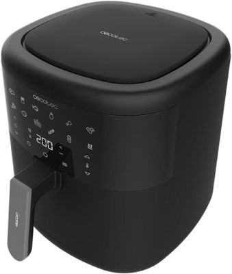 une image représentant une friteuse à air chaud noire sur fond blanc