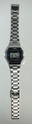CASIO Montre boitier acier