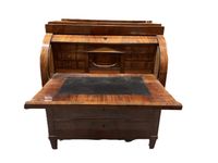 Bureau à cylindre en acajou et placage d’acajou flammé. (photo 2)
