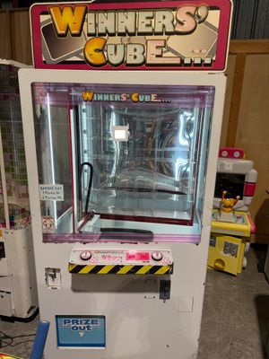 une machine placée au milieu d'une pièce