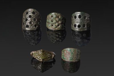 Collection D'Anneaux MÉDIÉVaux EN Bronze